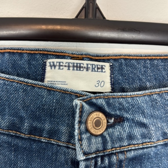 Free People. We The Free Serafin Mid Rise Slim Bootcut Jeans. Size 30. - Picture 4 of 12